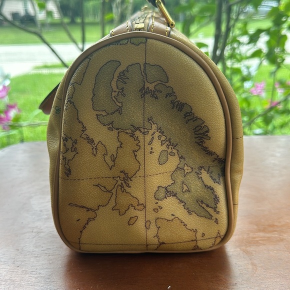 Authentic Alviero Martini Speedy 30 Handbag NWOT no Flaws. - Picture 6 of 14